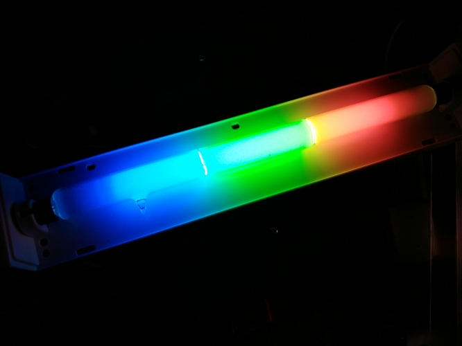 Homemade tri colour 8w tube
This is cold cathode and will actually start and run on switch start, the arc voltage is 127v.
