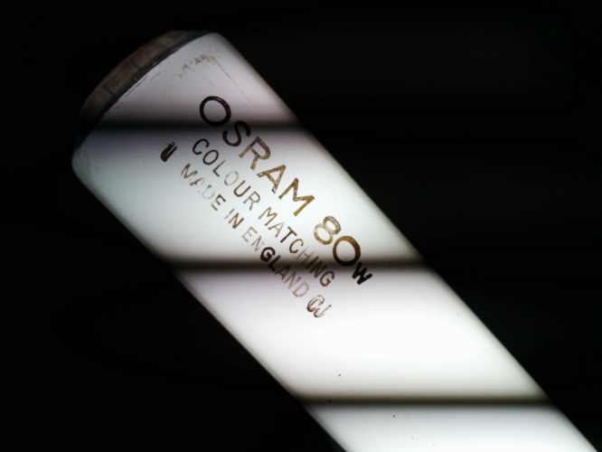 Osram 80w BC tube colour matching lit up
Works perfectly
