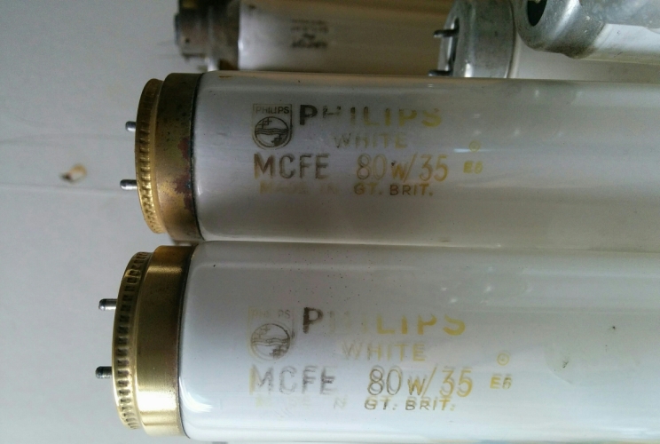 Brass Philips mcfe 5ft t12
