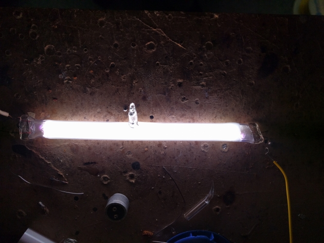 Homemade fluorescent tube
Its moderately contaminated but i think it might revive, the voltage across it is 400v so not good.

update, this tube only worsened
