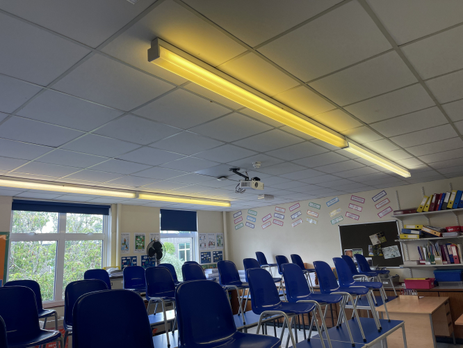 Classroom still rockin 8’
This is one of the only classrooms I know of now still using 8’ fittings where all 4 are original thorn from 74, one has a newer diffuser. 
