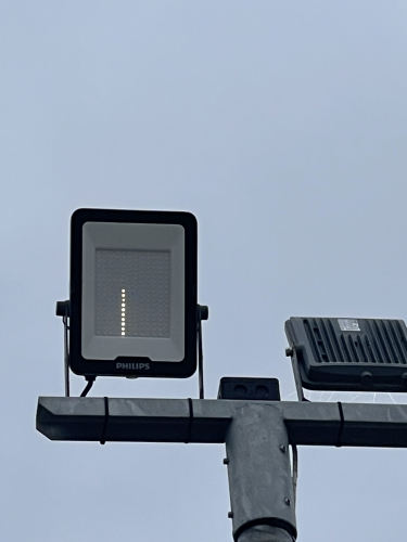 18 month old 100W Philips LED flood light 
Bin time 
