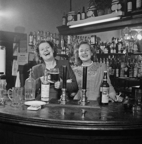 Vintage Fluorescent fitting
This picture just came up on one of the historic Liverpool  Facebook groups and is said to have been taken in 1949 in Liverpool with the fluorescent batten in the background. Not sure of its authenticity in terms of date and whether it really is a Liverpool or UK picture. What do you think?
