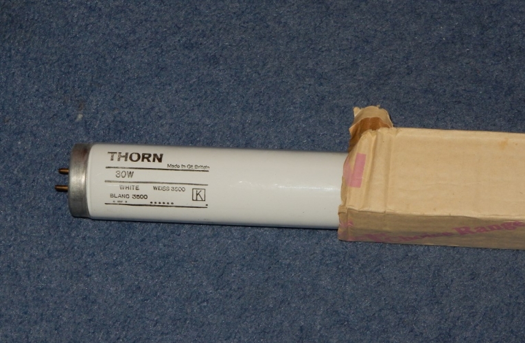 Thorn 3ft 30w T12
My one and only T12 3ft 30w fluorescent tube. Had it lit earlier in an Arrowslim.
