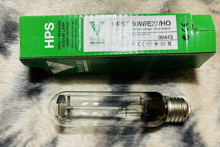 50 watt Venture HO
Sorry Dan, didn’t fully read that lamp post!, these are the Ventures, I bought them from National Lamps and Components when I was using 2 in the garden!
