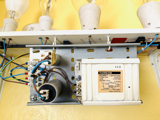 Thorn G53400.T
Quality Thorn gear, Melton Roads finest!, I bought a lone survivor lowbay years ago, just for its gear and lamp holder!
