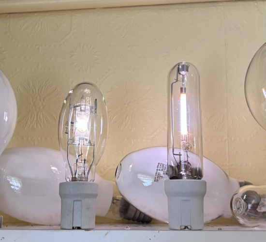 Duel MBI/SON Rhyl Sun Centre rig! 
On start there’s a one second delay from the Parmar superimposed ignitor, the Lucalox starts instantly.
