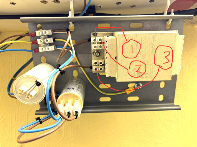 VS HEAD WRECKED!
Decided to build my other set of 150 watt gear from that flood from work, and ran straight into one of the oddest electrical faults I’ve ever experienced on a set of control gear! I’ll explain in a post beneath?
