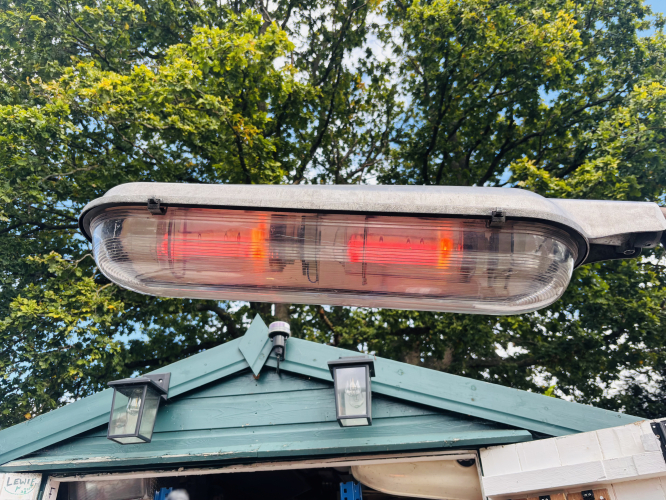 Dave's meet Oct 26
Some pics from Dave's meet yesterday, starting with this excellent modified European lantern, running twin 35 watt SOX
