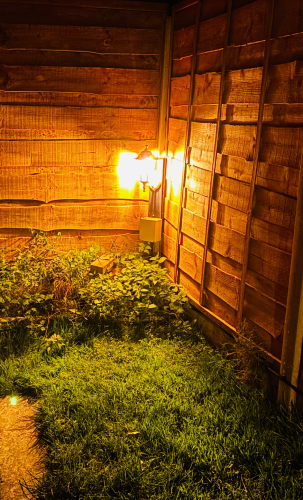 Garden lights standardised!
These compliment the Arc80 now, and don't stand out like they did with the golf balls!, I wasn't going to re-fit the 50 watt SON as that was a bit overkill!, but these 1800K Decor lamps suit the surroundings better.
