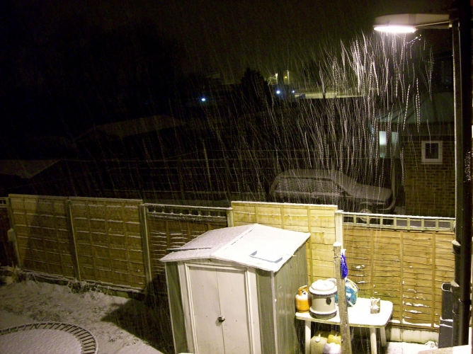 Let it snow!
Jan 2013, and the crazy days when I lit the garden with 26,000 lumens of pure overkill!, in 250watt SON-E form!
