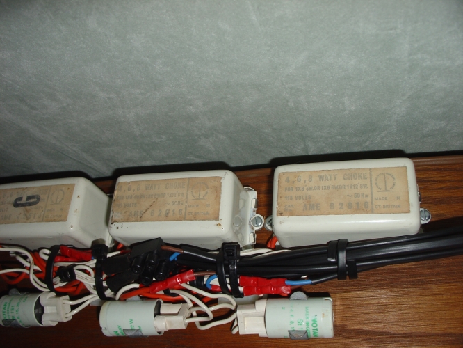 BLI 8 watt tube gear for the lights under my stereo
