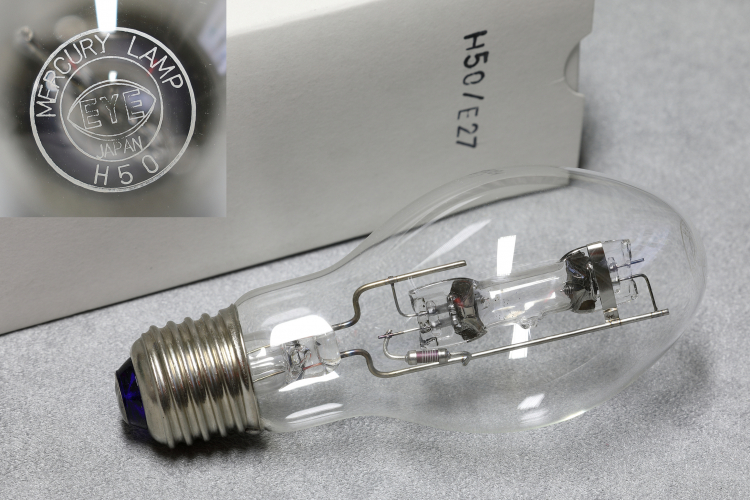50w Iwasaki EYE H50 Clear Mercury
1 x 50w Iwasaki EYE clear elliptical 50w high-pressure mercury vapour lamp.

Interestingly, like the larger H80 lamp, it has auxiliary electrodes at both ends of the arc tube but unlike that lamp, this H50 model only has one side connected to a starting resistor.

8000h
1650lm
5700k @ CRI25
