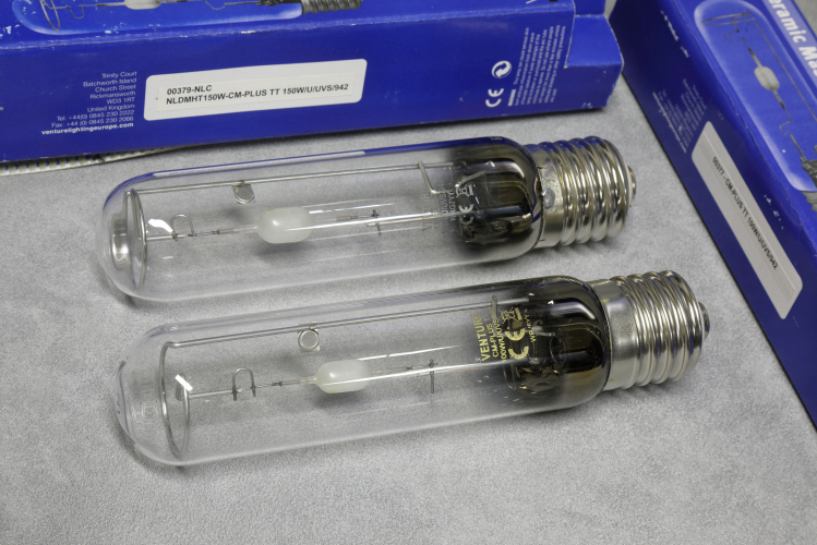 Venture Ceramic Master CM-Plus TT 100 & 150w
Two tubular Venture ceramic metal halide lamps in colour 942 in 100w and 150w flavours.
I quite like these, bright with very good CRI.

18,000h
9000 & 13,500lm
4200k
90+ CRI
