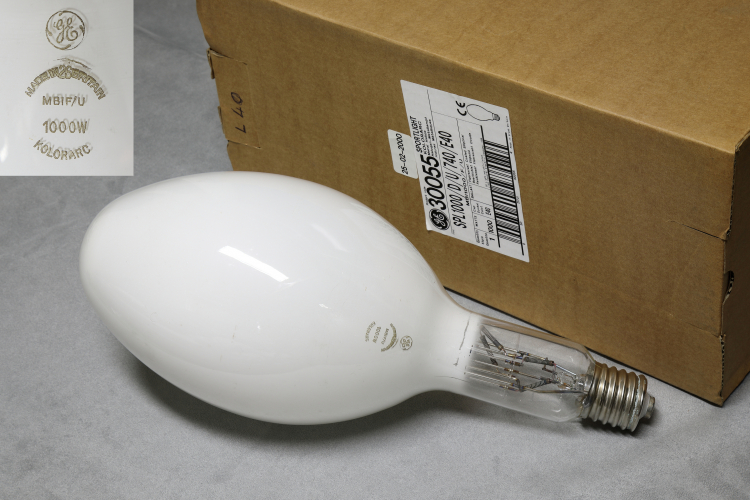 1000w GE/Thorn Kolorarc/Sportlight 
1 x 1000w General Electric Sportlight quartz metal halide lamp which is quite interesting as it retains the Thorn Kolorarc etch with the GE logo added almost like an afterthought. 
Has Sportlight branding on the box.
This is a high voltage lamp.

92,000lm
4000k @ 70% CRI
12,000h
250v @ 4.2a
