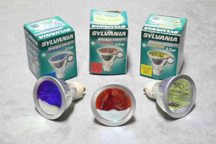 35w Slyvania BriteSpot Coloured metal halide MR16
35w Sylvania ESD50 Britespot coloured metal halide lamps in blue, red and yellow.
Quite interesting lamps and they certainly produce a nice coloured beam.
The have white light burners with dichroic front filters.
I just need to find a green one!
