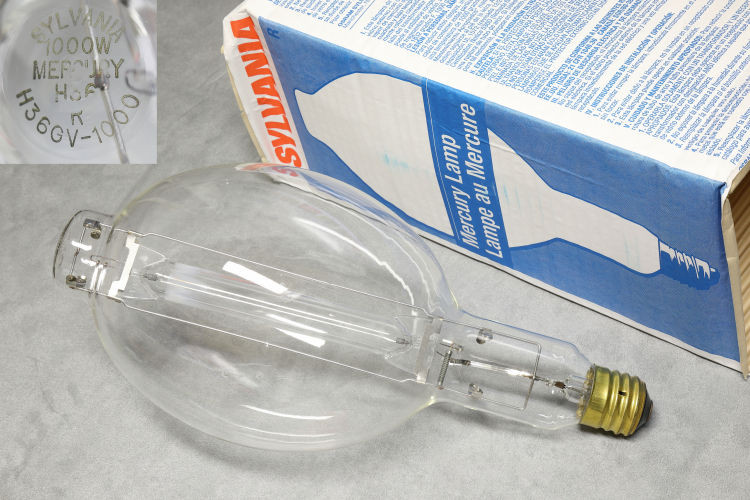 1000W Sylvania H36GV-1000
1 x high wattage clear high pressure mercury vapour lamp.
The biggest clear MB lamp that I have!

I got this from a UK lighting wholesaler which is interesting as it is very much a US high voltage type lamp with E39 cap!
