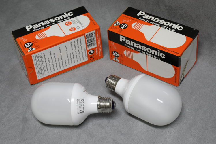 10w Panasonic EFT10LE
2 x NOS Panasonic electronically ballasted CFL's.

Nice old Japanese lamps, had to get a couple myself.

I love the Japanese calligraphy moulded into the plastic base and also the blue insulating material in the cap that you often see in Japanese lamps.

The fact that is says "light bulb" on the package bugs me though lol... bulbs are for planting in the ground, lamps are for putting in lampholders! 
