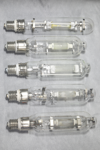 1000w Halides
Comparing some of the 1kW metal halide lamps in my collection.

From top to bottom:

Philips HPI-T Pro.  4300k, 65% CRI, 85,000lm, 12,000h.
GE SPL-T.           6000k, 93% CRI, 80,000lm, 8000h.
Venture HIT EURO.   4000k, 68% CRI, 90,000lm, 8000h.
Osram HQI-T.        7250k. 90% CRI, 85,000lm. 9000h.
Radium HRI-T.       7250k, 85% CRI, 85,000lm, 9000h.


