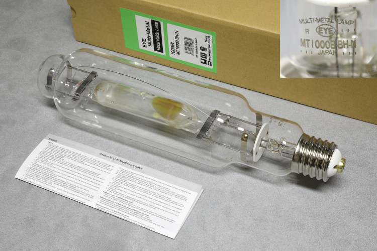 1000w Iwasaki Multi-Metal MT1000B-BH/N
1 x 1000w Iwasaki EYE tubular clear quartz metal halide lamp.

I just had to get one of these to go with the 2kW version that I have :)

Interestingly, although this model is meant for external ignitors, it has an aux electrode but it isn't connected to anything.
This is a high voltage lamp with an arc voltage of 230v and a current of 4.7a
