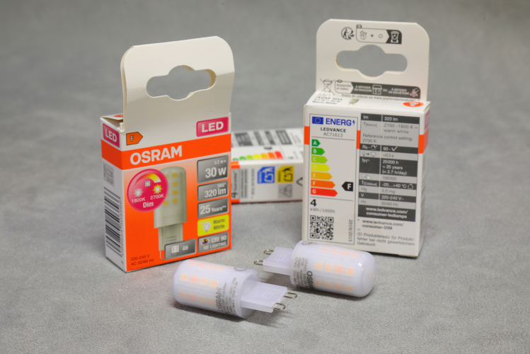 Osram 3.2w LED PIN 30 Glow DIM 1800k-2700k
1 x 3.2w Osram LED retrofit lamp for 30w G9 tungsten halogen capsule lamps.

These lamps feature a good CRI of 90% and have a colour shift function when dimmed.
CCT is 2700k at full power and 1800k when dimmed.
Works very nice in a desk lamp that I have which takes 3 G9 lamps.

Dimming demo:
[url]https://youtu.be/m_X1IQzNNMk?si=_74BVdyHbmQAsh-b[/url]
