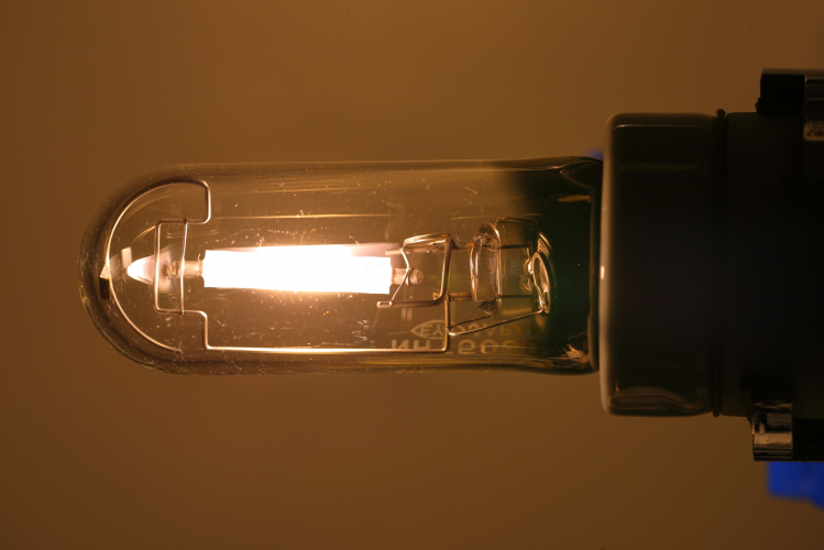 Iwasaki EYE 50w SDX "White SON": Full Power
1 x Iwasaki EYE compact tubular high pressure sodium lamp with a cool colour temperature of 2500k and high colour rendering index of 82% running at full power on a dedicated Parmar ballast.

These lamps have an awesome warm colour with excellent colour rendering properties!
It really is a lovely warm glow, very incandescent like!

6000h
2500lm
2500k @ 82% CRI
45v @ 1.32a
