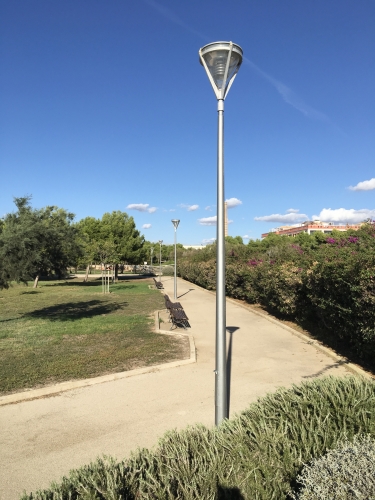 Mallorca SON post tops
Spotted quite a few of these around.
Burn SON-T lamps.
I quite like them tbh.
