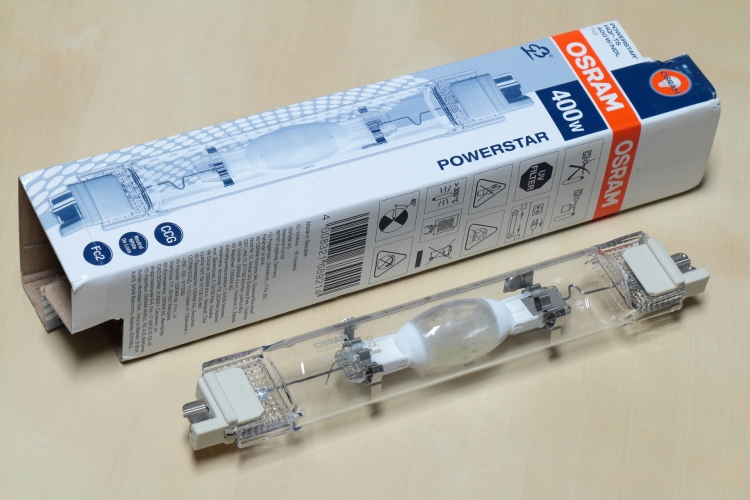 Osram 400w HQI-TS NDL
Double ended quartz metal halide lamp in colour 842 with Fc2 caps.
 These compact lamps can be placed in the focal point of a reflector system far better than normal lamps and thus far superior optical control can be achieved.

4200k
36,000lm
12,000h
85% CRI
