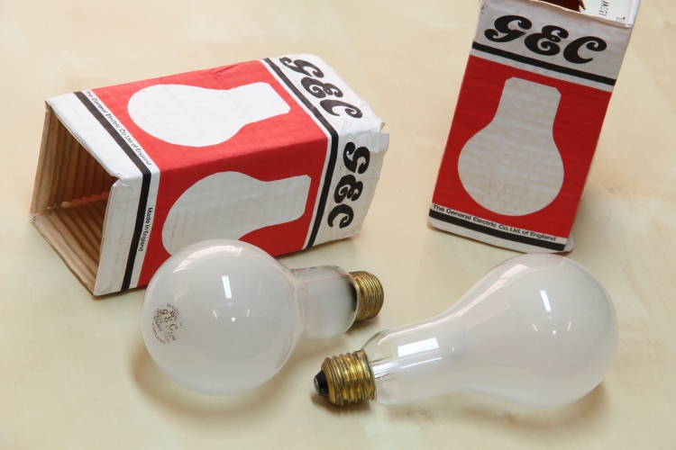 G.E.C 150w Single-coil.
150w pearl finished general lighting service incandescent lamps. Good oldies :)

Date code A5PG
