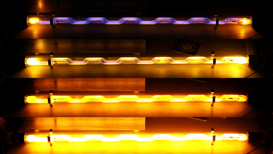 Never gets old...
1 x G.E.C 200w SLI/H Linear low-pressure sodium lamp pictured through several stages of the run-up.
Never ger bored of watching these run up.

