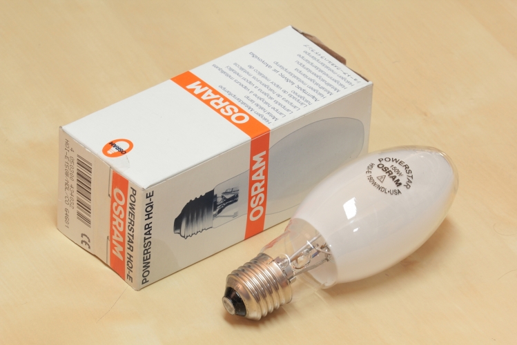Osram Powerstar HQI-E 150w Coated
150w cool white quartz ceramic metal halide lamp with a coated elliptical outer envelope.
Protected arc tube rated for use in open or closed luminaires.

6000h
11500lm
4000k
