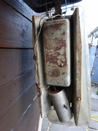 GEC Z9533 control gear.
The only lantern out of the 3 removed examples to retain its original gear. Over time these elderly ballasts lose their ability to strike SOX lamps, with other more prone problems being that they like to randomly short to earth or just burn out. Seeing that the only other original ballast was disconnected entirely, and the other lantern had a set of thorn gear lashed in, i was dubious about putting power to this one. Thankfully after much testing, the ballast seemed fine, so power was applied, immediately revealing the aforementioned striking issues. It works fine, with the usual expected buzzing.
