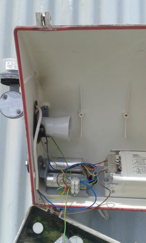 Retards on the loose!
Don't know if you can see clearly but can anyone spot the unbelievable wiring balls up going on here? This was a floodlight on an mod site I repaired the other week! 
