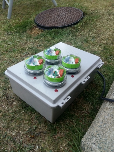 PECU Array
Knocked this up a few months ago to test out some of the "faulty" Zcells which come back the yard. I've got it on the edge of the patio so at night if I get up to feed the baby at stupid-o'clock I can see if they have part-nighted!
