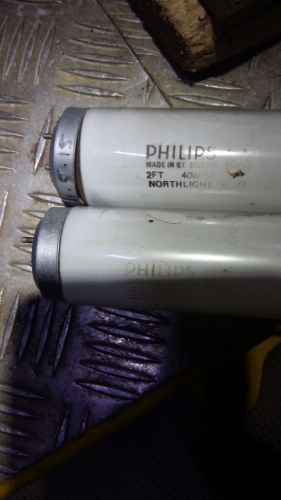 Kev's Northlights
Got these Philips Northlight 40w 2' lamps from Kev and fitted them in a sign on the A38 in May 2015. I have replaced them now after failing just under 2 years of life. Seems a bit poorer than what we were anticipating
