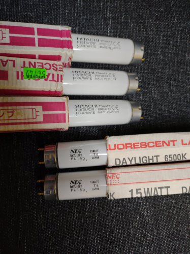 Hitachi & NEC T8 tubes
Had these for a long time.. I don't think these were ever destined to be sold here in the UK. Gotta love the right handed etch on those Hitachi tubes!
