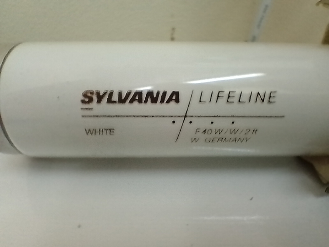 Sylvania lifeline 40w
2 foot 40w tube which I think came from Kev at one of the meets I made it to.
this is the only 'lifeline' tube I have
