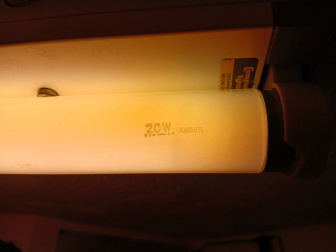 Atlas Amber 20w T12
Another rare old tube from down under. Super thick glass on this one, it is proper heavy compared to modern stuff. Really soft glow on these & a nice 'afterglow' when powered off
