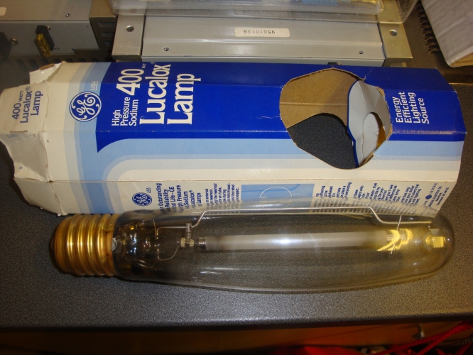 ge lucalox usa 400w son-t lamp for european market has E40 cap
