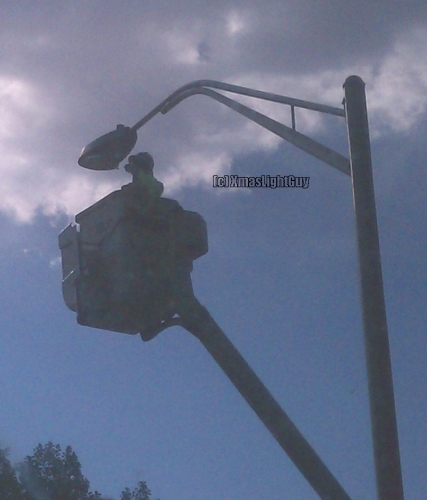 About To Be Downgraded...
A SON/HPS streetlight just about to be removed and replaced with a LED thing.
There seems to suddenly be allot of this going on

Image quality isn't great due to sun glare, and being taken through a car window.
