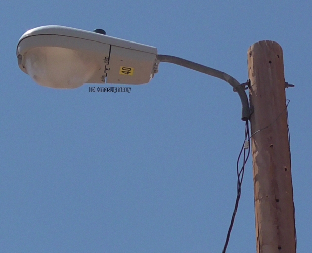 StreetLight #379 - AEL 325
It was nice to see the HPS cobraheads were still around in this little mountain town.
I'm not a fan of sloppy wiring like that though...


Location:
Buena Vista, CO
