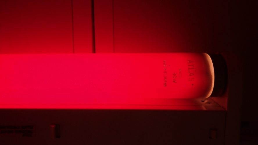 ATLAS 30W T12 Red
New, dim yet intense, the like you never get nowadays.
