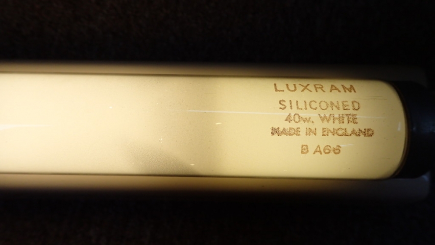 Luxram Siliconed 4' 40W White
Unfortunately this is gone at the other end but it still rectifies nicely on Quickstart. Red print is unusual. I'm led to believe it could be made by Bright Light Lamps, owing to the red text. The EOL end has gone open circuit.
