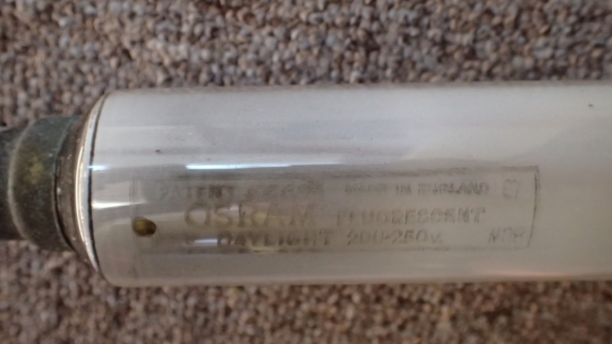 Osram 5' 80W BC Daylight
Sadly this one has failed at this end but there is still continuity at the cathode. If you look carefully you can see that "80W" is printed upside down, bottom right.
