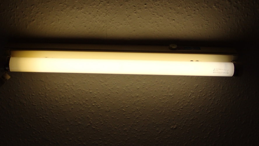 Osram LITEGUARD 20W White
Shown in a classic Fitzgerald, used daily as my landing light.
