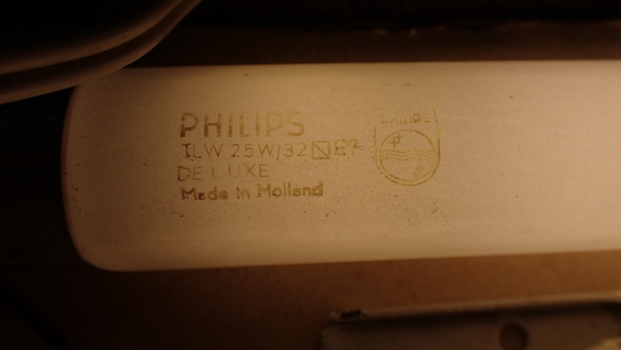 Philips 25W Deluxe Warm White 'W' tube
These must have been used in light boxes.
