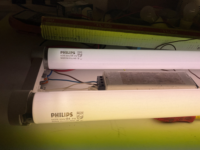Philips 20W MCFE 840 P15 Triphosphor 2ft T12 fluorescent tubes
I upload these as a companion to my comment on AngryHorses 700W HPL-N upload, to show another sort of lamp/tube with a Philips engineering code, you see these codes on Philips engineering samples or special examples of a common type of lamp, for example these 2 tubes with their P15 code, means they are very tightly controlled in terms of their lamp to lamp colour variance, and what their colour is in general, these lamps found use specifically with marks and spencer, as well as in Verivide colour matching light boxes, as an aside these compliment my 125W 8ft examples nicely, and being MCFE specification, they do indeed have 9V cathodes and work well with Quickstart control-gear
