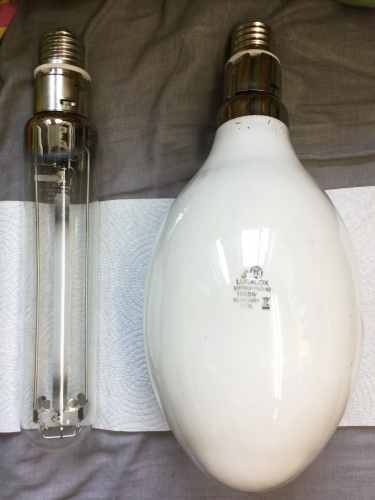 General Electric GE 1000W High pressure sodium Lucalox lamps
recently while looking on ebay for an American  Spec 1000W S52 sodium lamp to add to my collection

I came across the lamp on the left which is a European spec GE 1000W Sodium lamp, which I just had to add to my collection 

as not only does it match with the rare elliptical diffused lamp I already had in my collection on the right (which is rare in its own right as 1000W SON-Es from any manufacturer are not common at all!)

but also because I noticed that European GE 1000W Sodium lamps tended to be a bit more scarce then ones from other manufacturers so I grabbed it for the collection for those reasons as well :) (I have to wonder if that was because they where a bit more expensive? they certainly look a lot more robust/have a lot more bits to them then other 1000W Sodium lamps I have seen)
