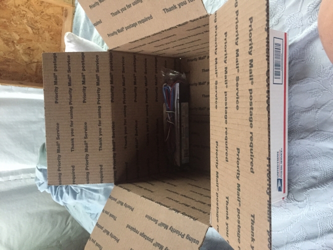 Sending from USA, Flat rate Postage box to 2018 meet?
Since I cant make it to the 2018 meet 
I will be sending a flat rate United states postal
Service box. Want to fill this box up with small
American lamps fluorescents 4 to 8 watts PLS 13
Watts,  small wattage Hid lamps up to 150 watts 
Or american Incandescent lamps up for trades

So far in this box is a F96T12 HF mulitivolt ballast for Danny. 

I will comment below list of american lamps up for trade below 
That can fit in this flat rate postage box 
