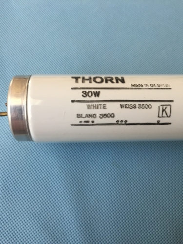 Thorn 30 watts T12
Here one of my rare Ebay finds
 Thorn 30 watts T12 3500k 

 I bought this as 3500k T12 is in 30 watts 
Is too hard to find. Will be enjoyed on US 
Rapid start fitting as I have 3 lamps one for 
Use and two for the collection. 
